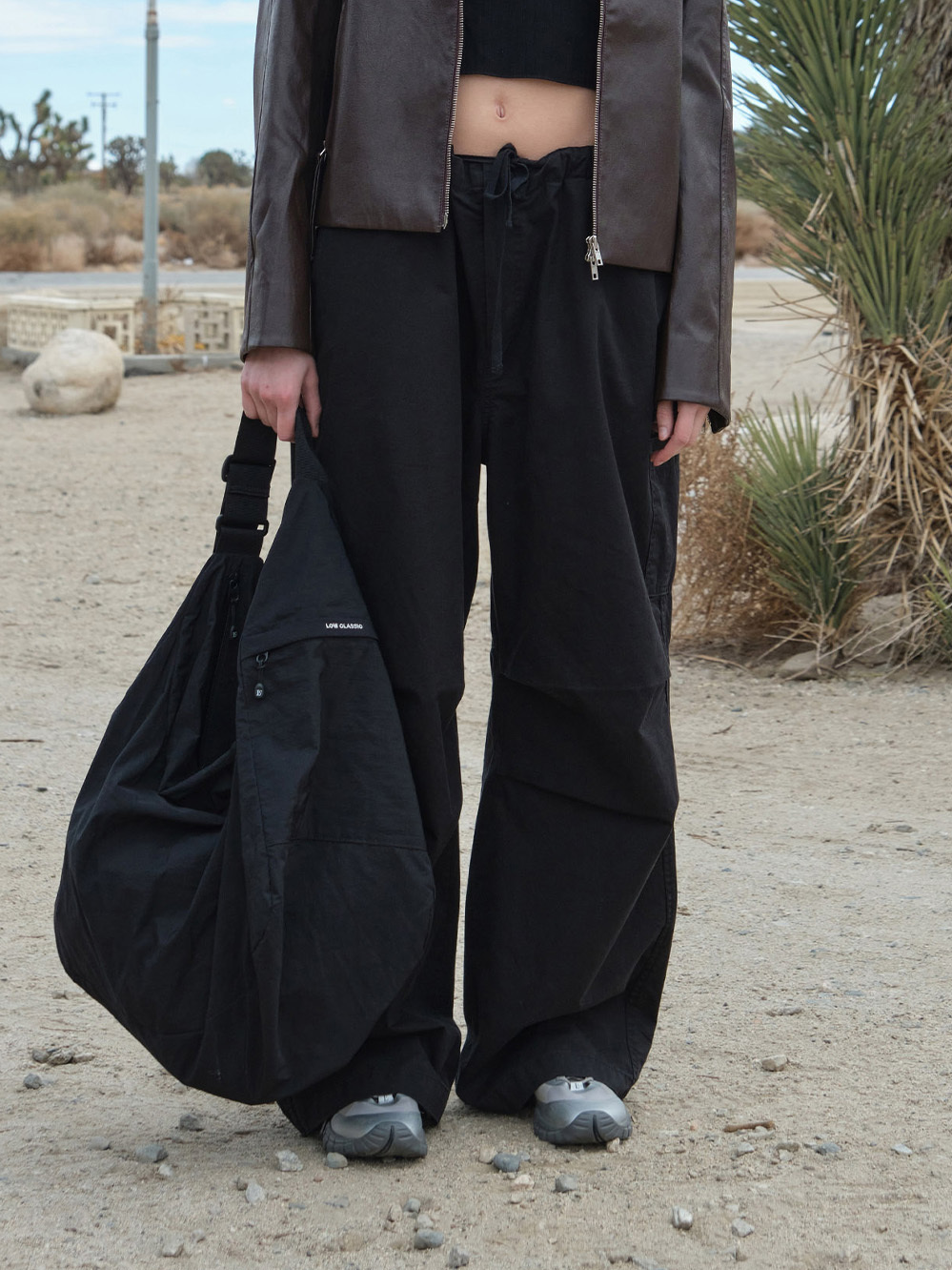 [LOW CLASSIC] / ☆ 25SS WASHED COTTON CARGO PANTS / BLACK