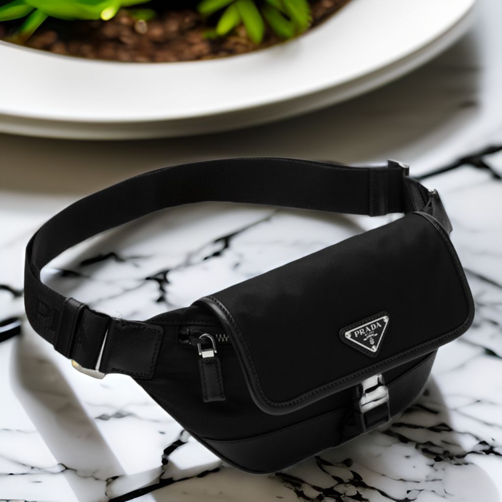 関税無料！送料込み【PRADA】プラダ Re-Nylon ショルダーバッグ