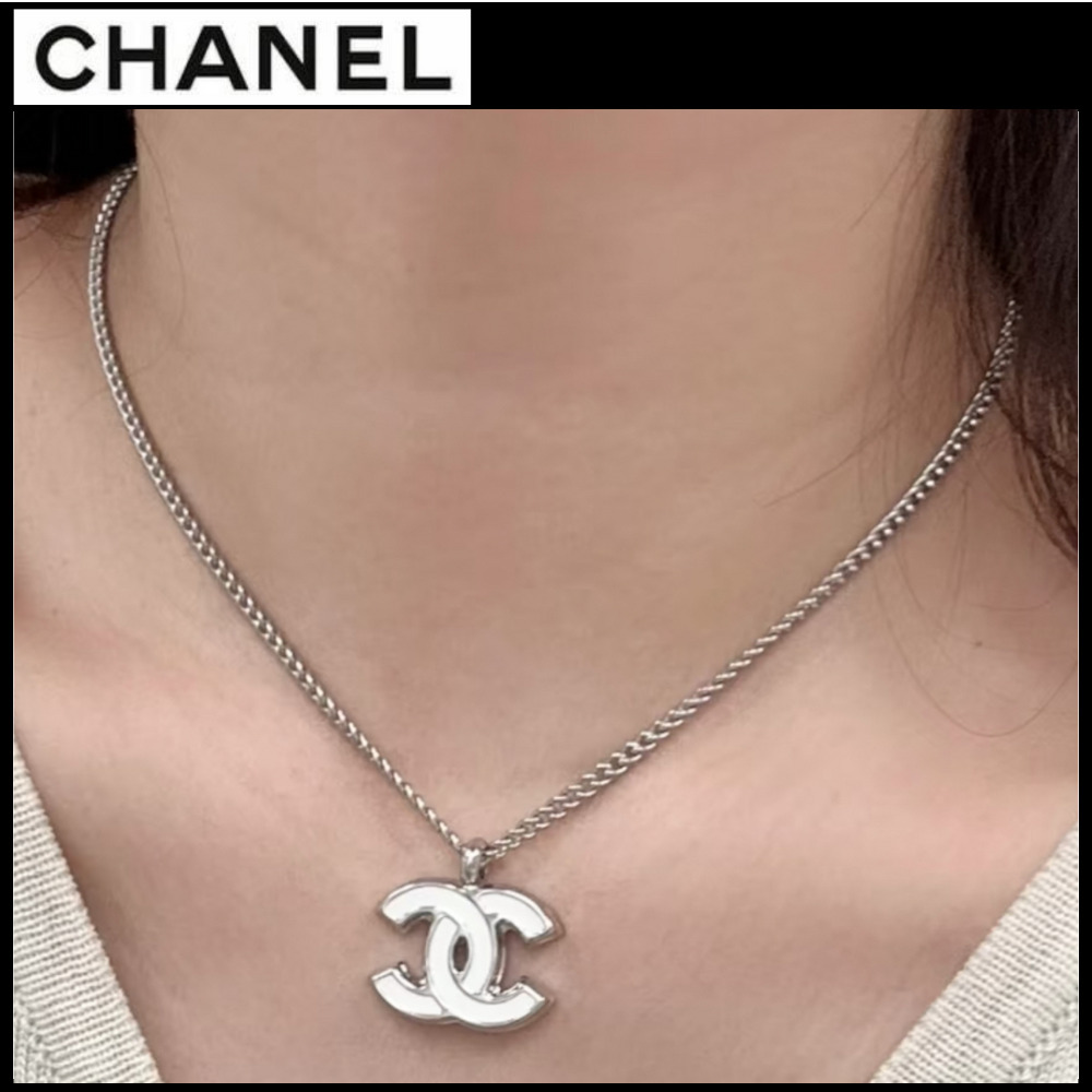 デイリー使いにも◎おしゃれに【CHANEL】ネックレス CCロゴ
