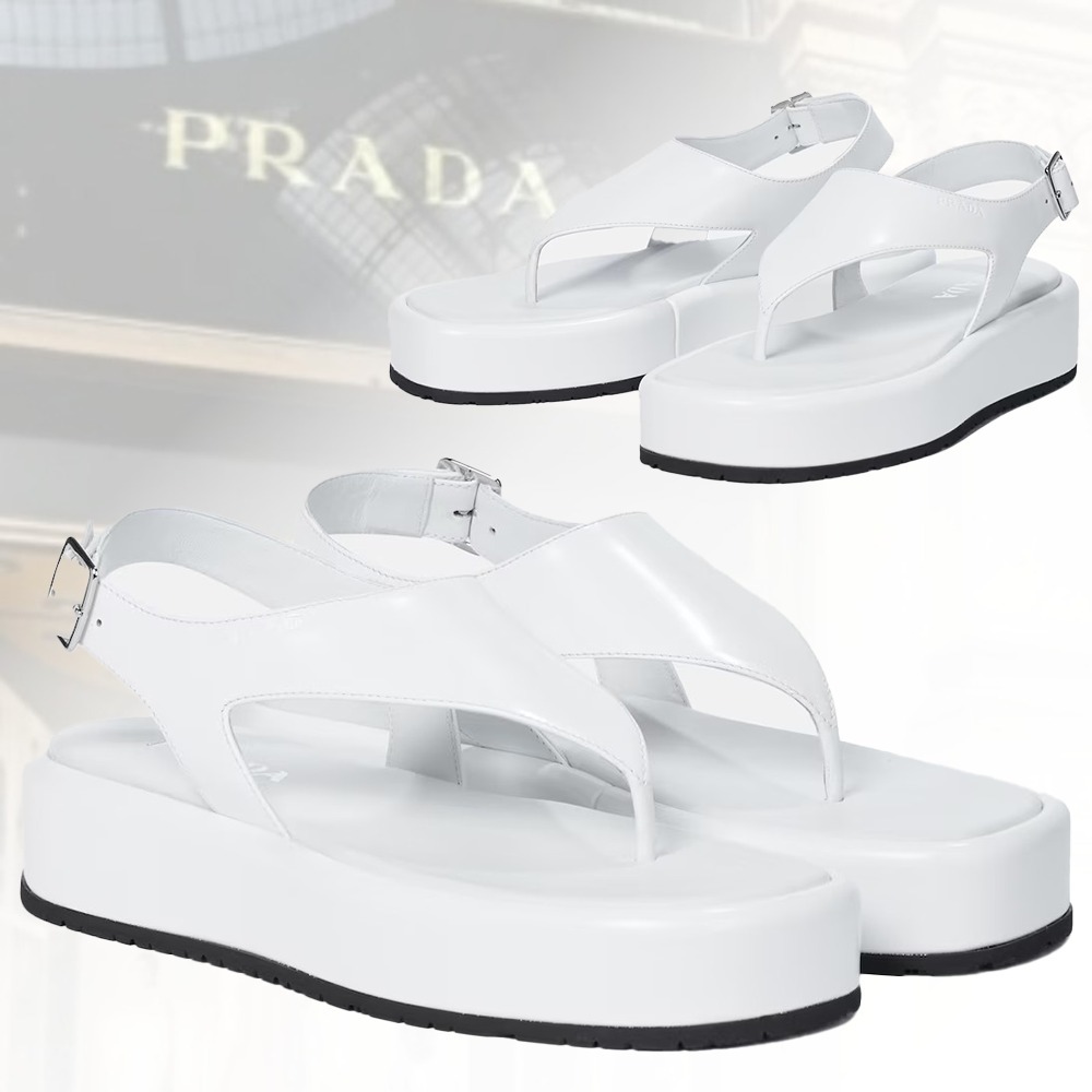 【シンプルに】PRADA プラットフォーム付きレザートングサンダル