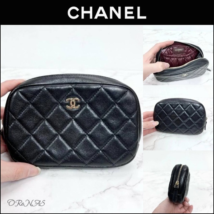 【裏地もお洒落♪】CHANEL ポーチ ミディアム CCロゴ