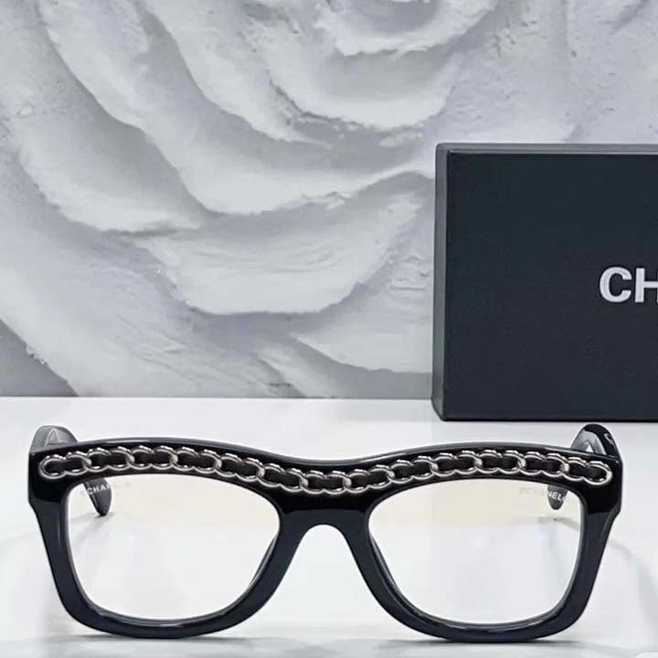 *セレブ感漂う*【CHANEL】レクタングルシェイプの洗練サングラス セレブ感漂う*【CHANEL】レクタングルシェイプの洗練サングラス