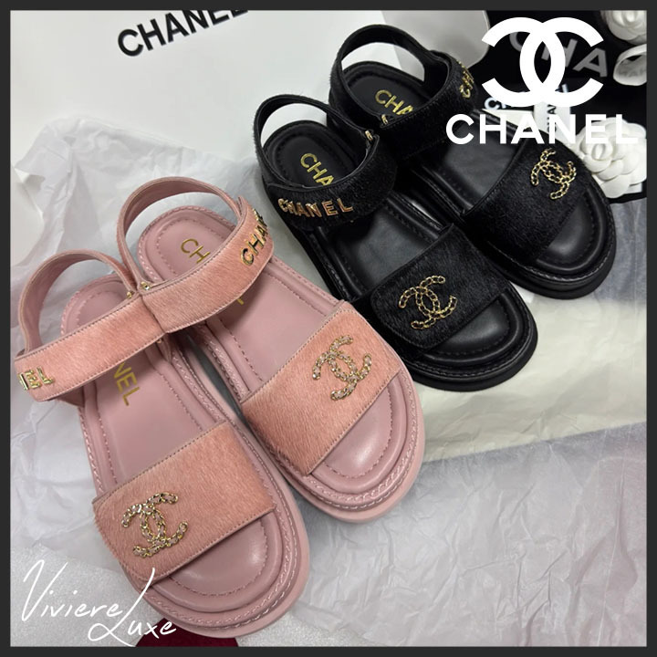 *夏コーデのマストアイテム*【CHANEL】ロゴ入りサンダル