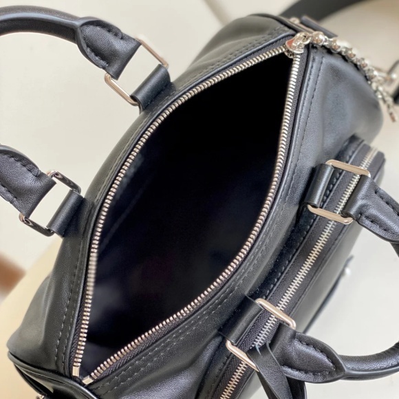 《ちょうどいい大きさ》Louis Vuitton キーポルカーゴバッグ 25