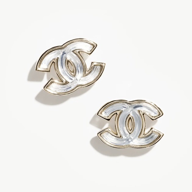 《洗練された一品》CHANEL ピアス ホワイト×シルバー