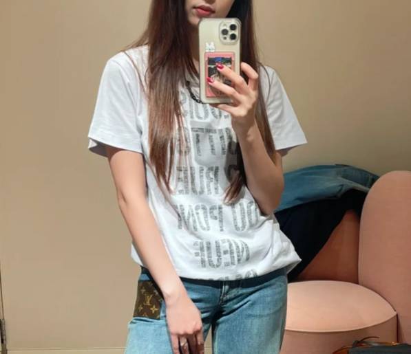 《モダンな雰囲気♪着回し抜群☆》Louis VuittonTシャツ