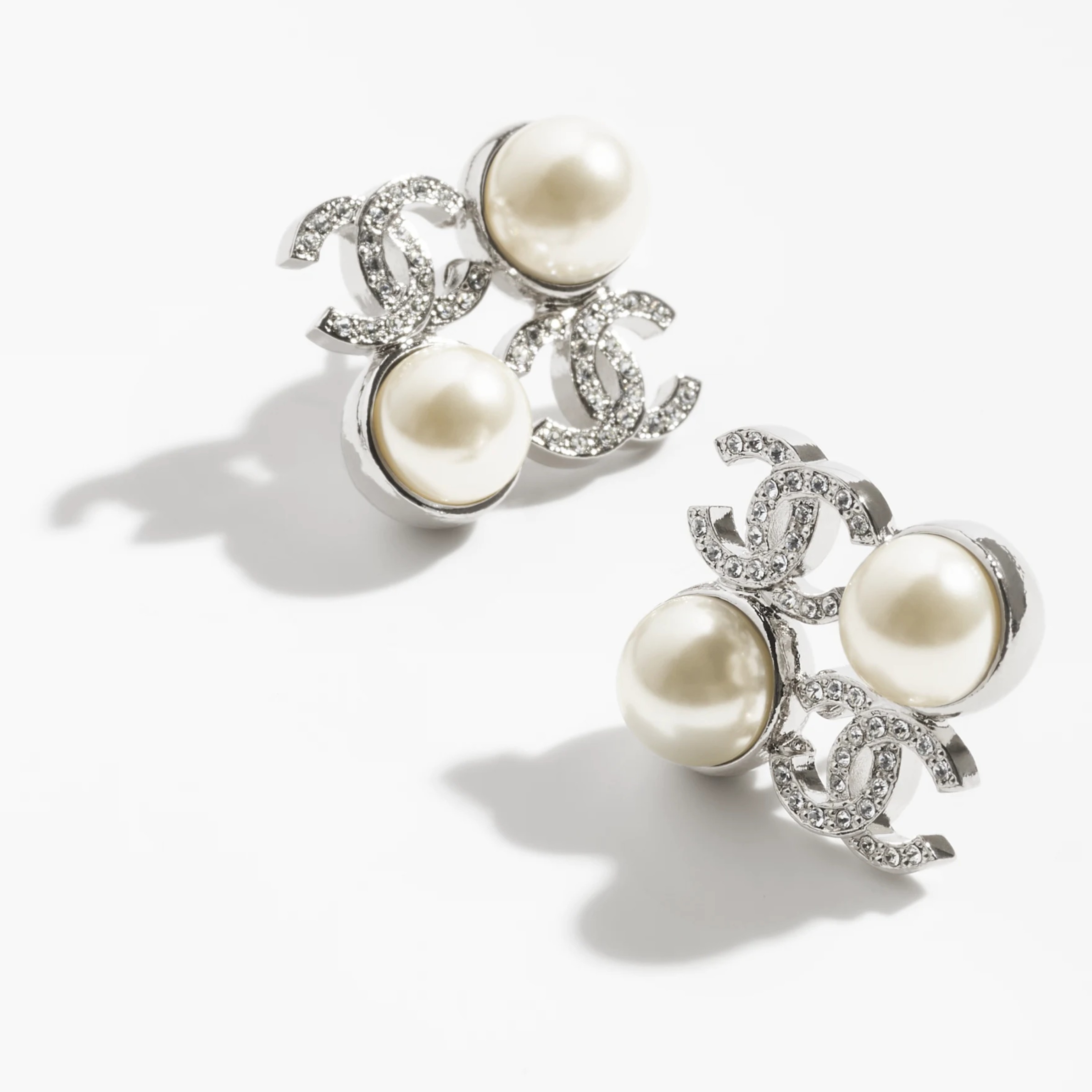 《パール×CCロゴ》CHANEL 25SS新作 クリスタル ピアス