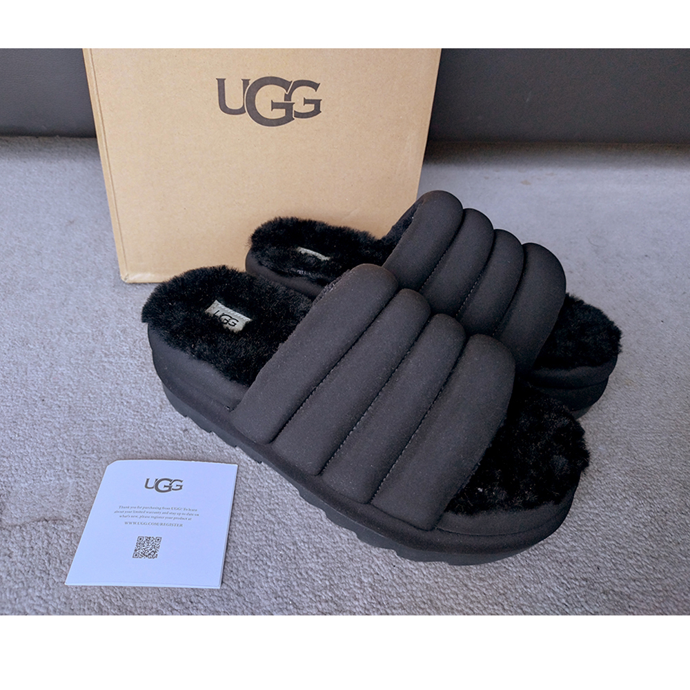 UGG Maxi Slide スライド 厚底 ふわふわ サンダル ブラック