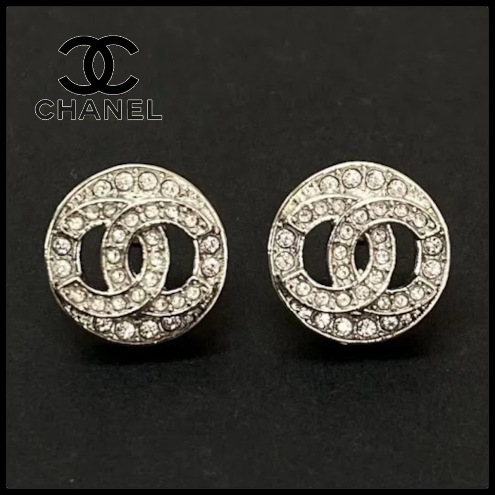 【シンプルでそんな場面でも素敵♪】CHANEL  25ss  ピアス