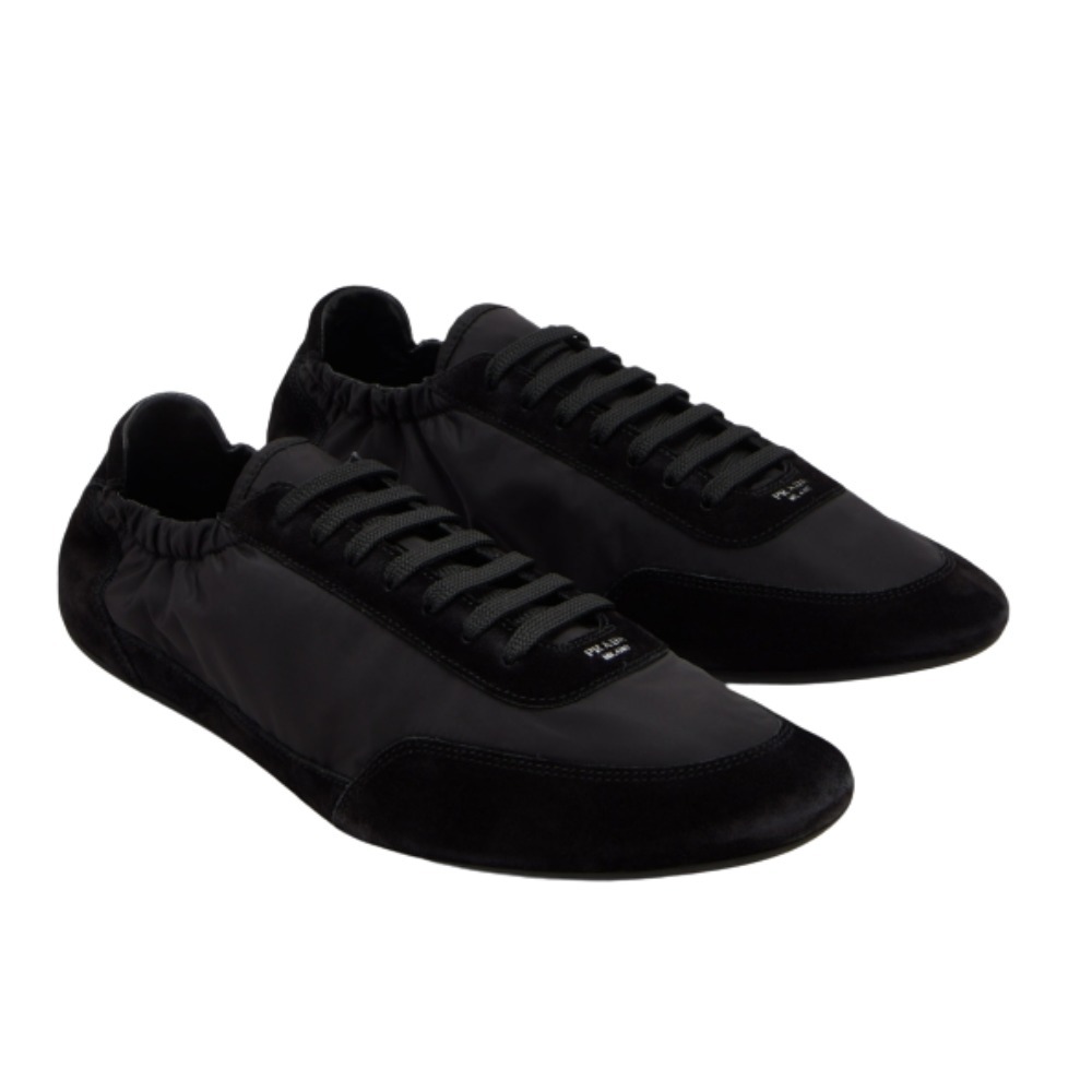 《上品な遊び心》【PRADA】コラプス スニーカー 異素材ミックス