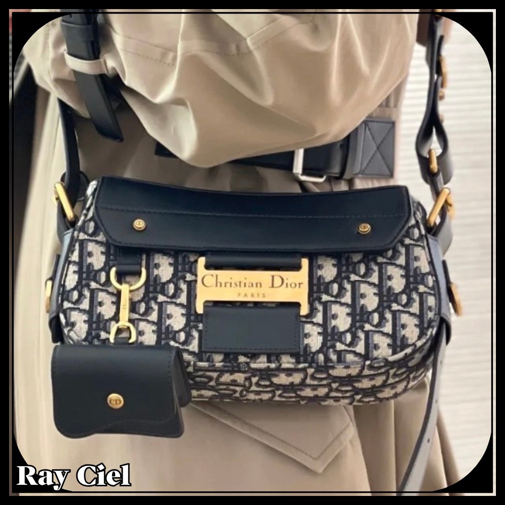 【媚びない個性的なあなたを演出する♪】DIOR スモールバッグ