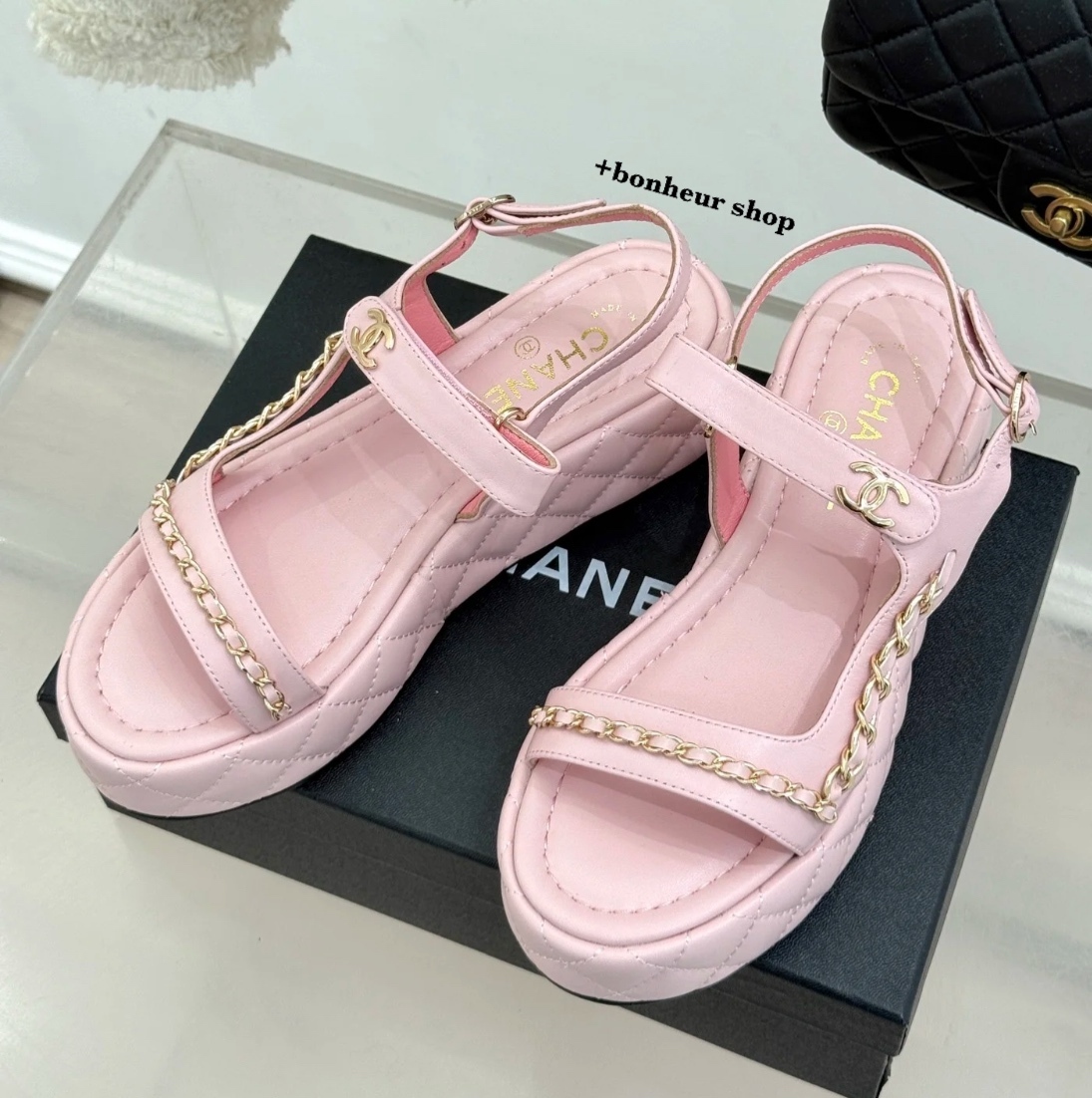 【キルティングの厚底が可愛い♪】CHANELマトラッセ サンダル キルティングの厚底が可愛い♪】CHANELマトラッセ サンダル