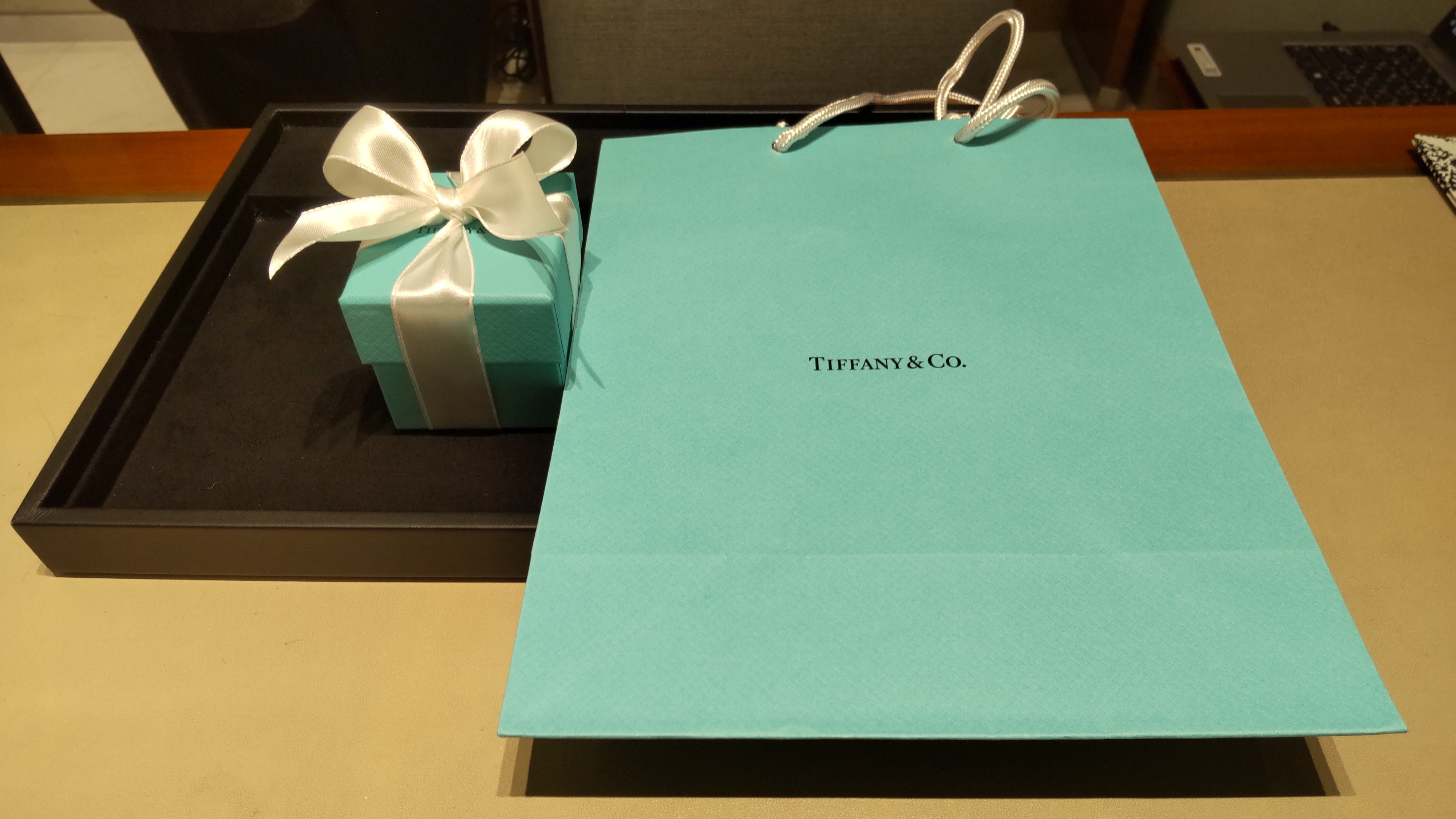 ☆Snow Man 着用☆ Tiffany & Co スマイル ペンダント