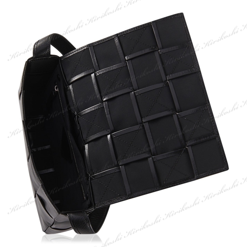 ◆BOTTEGA VENETA 最新作◆カセットバッグ/Black◆