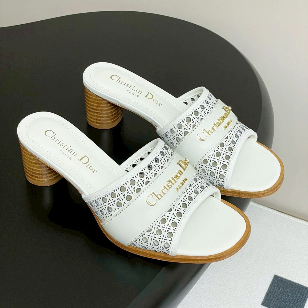 5.5cmヒールで美脚効果◎】Dior D-Lane ヒールスライド