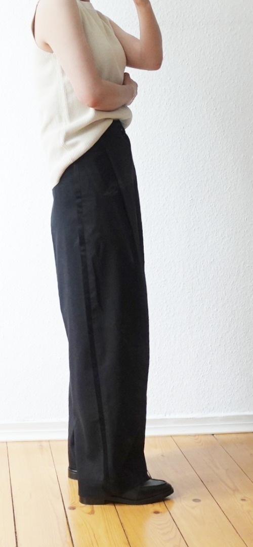 “COS” サテンディテールハイウエストワイドトラウザー Black