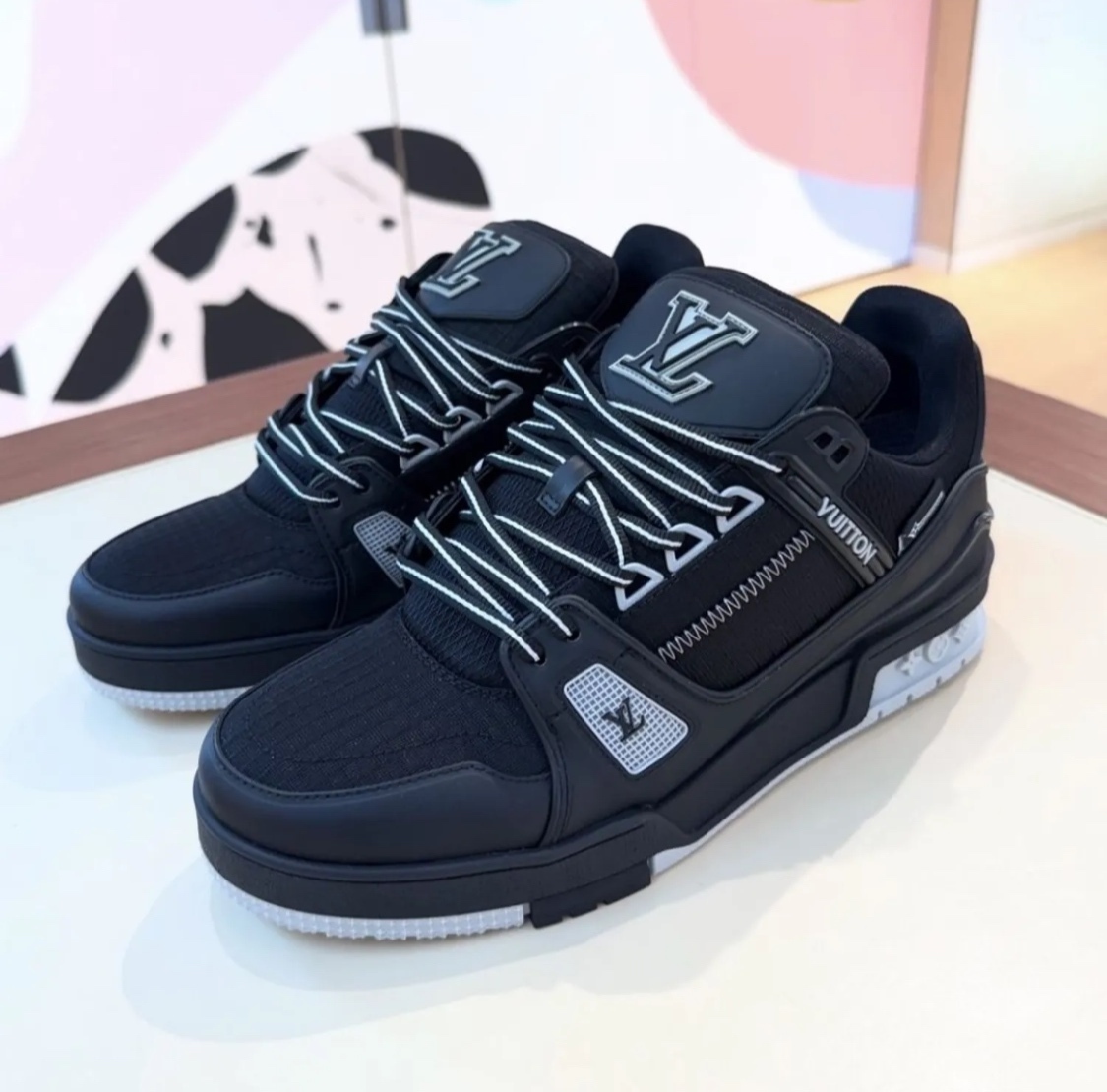 スポーティでお洒落 Louis Vuitton ◆ LV トレイナー スニーカー 2色展開☆スポーティ】Louis Vuitton LVトレイナー スニーカー