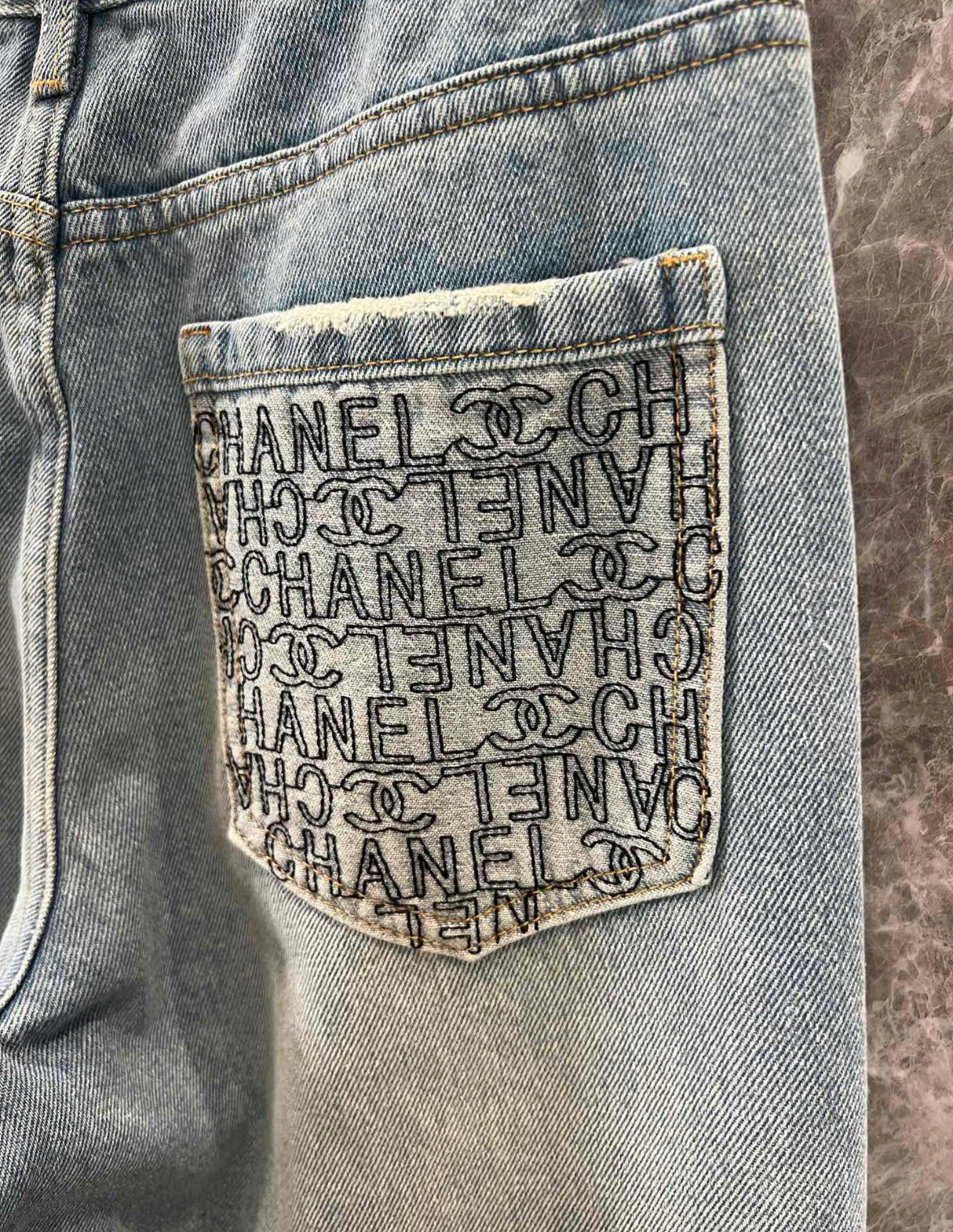 《カジュアルに着れる☆》CHANEL コットン100％ デニム パンツ