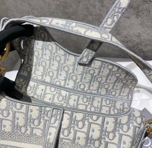 《人気のデザイン♡》DIOR Saddle バッグ