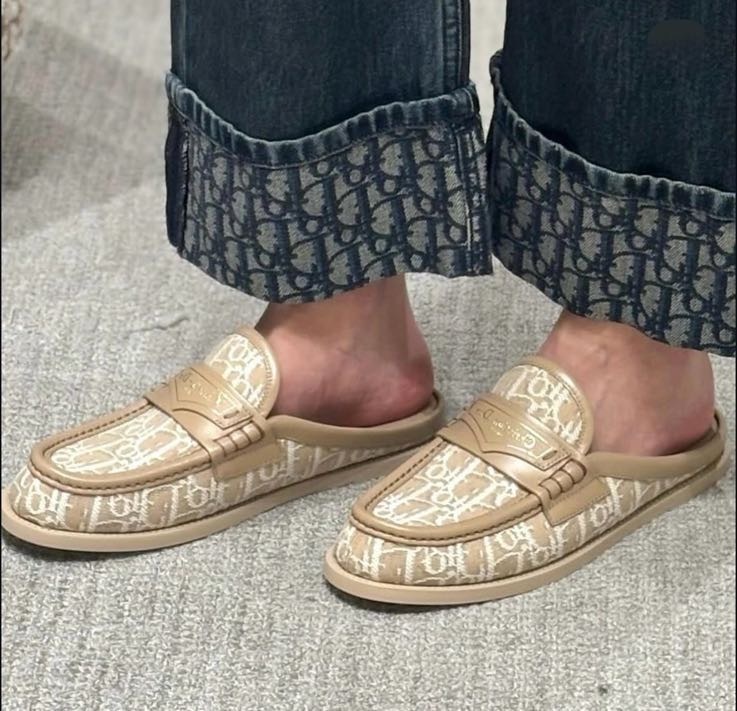 【上品で高級感♪】DIOR Dior Boy ミュール KDB972OLF 上品で高級感♪】DIOR Dior Boy ミュール KDB972OLF (Dior