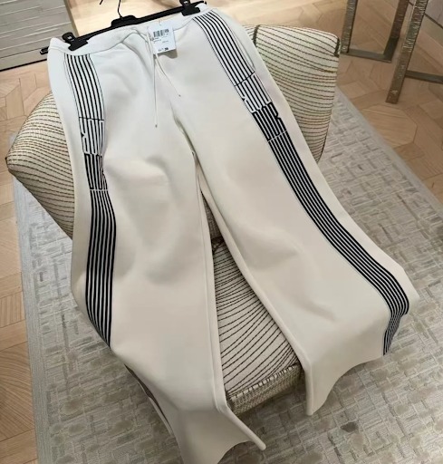 《カジュアルに♡》DIOR フレアパンツ