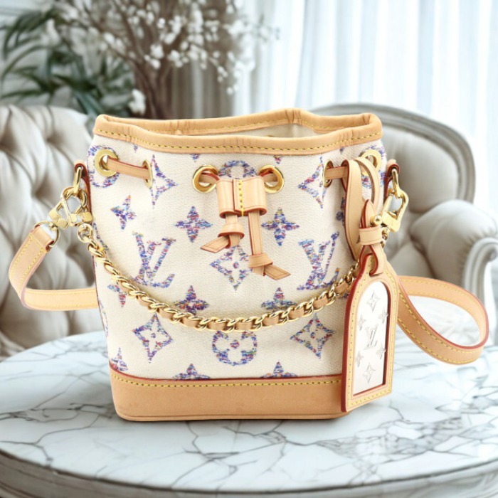 ≪洗練された個性≫【Louis Vuitton】ナノ ノエショルダーバッグ