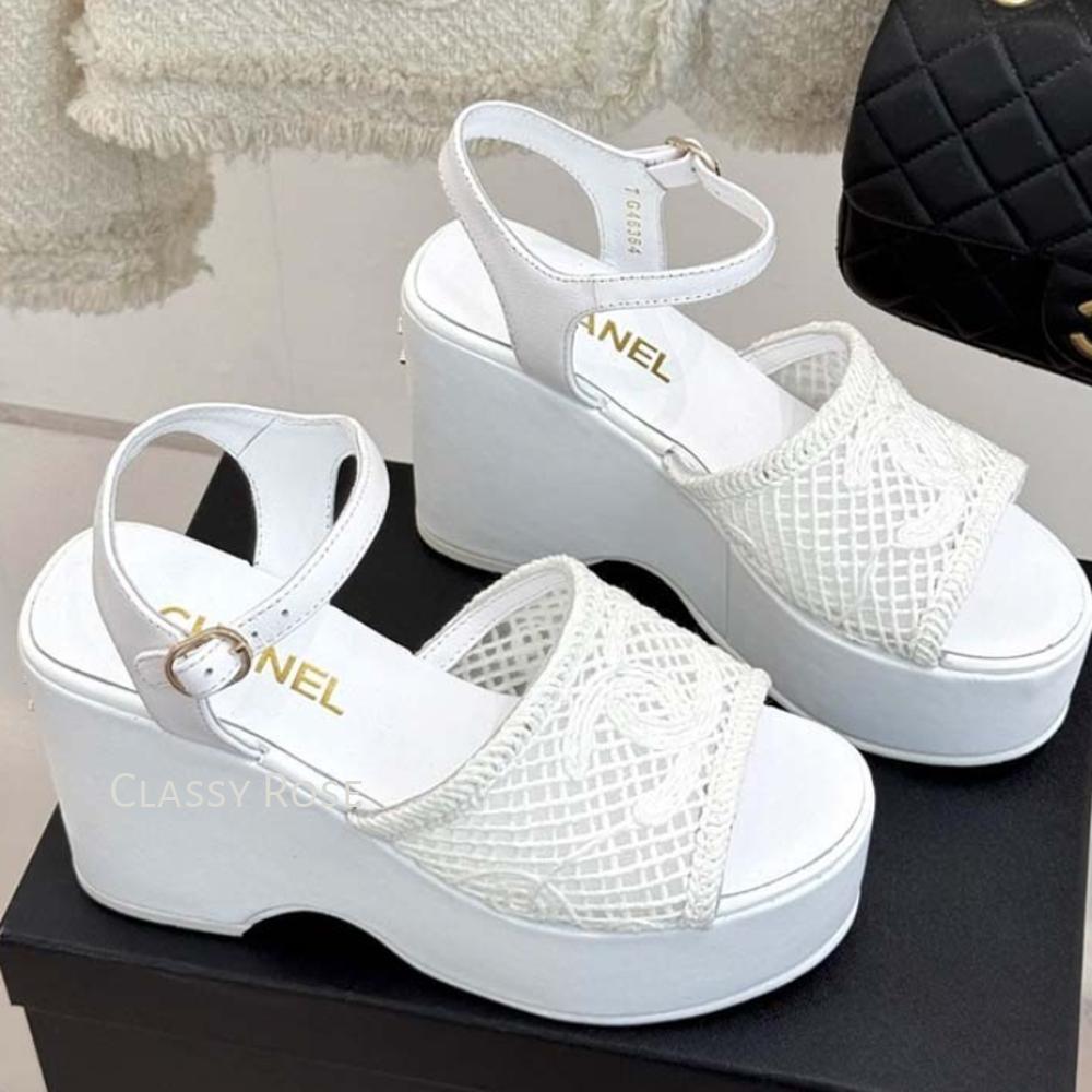 *夏コーデの主役に♪*【CHANEL】CCロゴ メッシュ厚底サンダル 210.jpg
