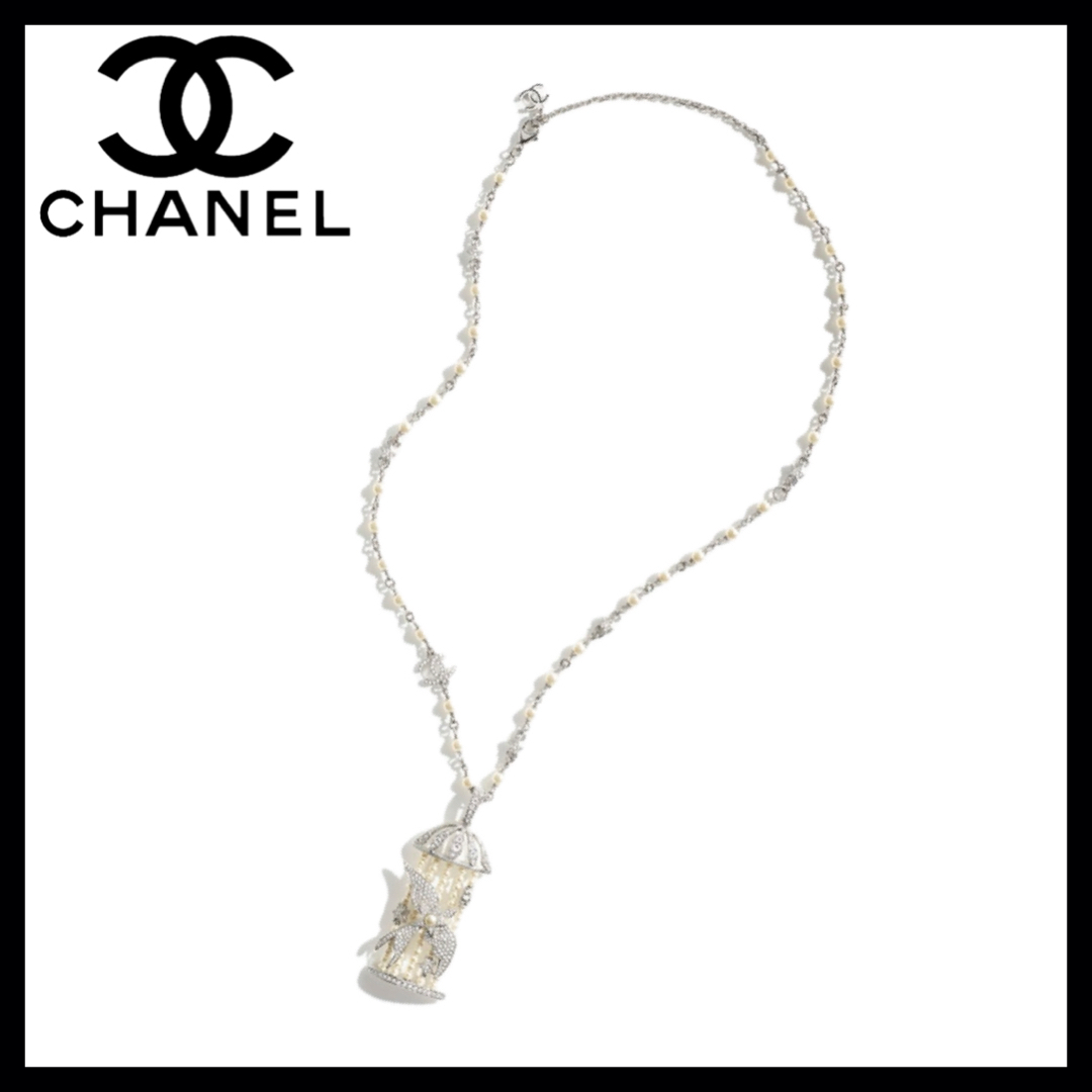 繊細な輝きが目を惹く【CHANEL 】ペンダントネックレス