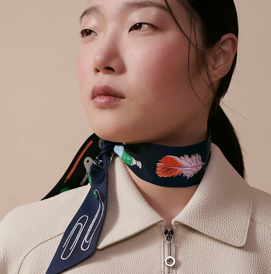 【プレゼントにも★】Hermes ツイリー 《イン・ザ・ポケット》