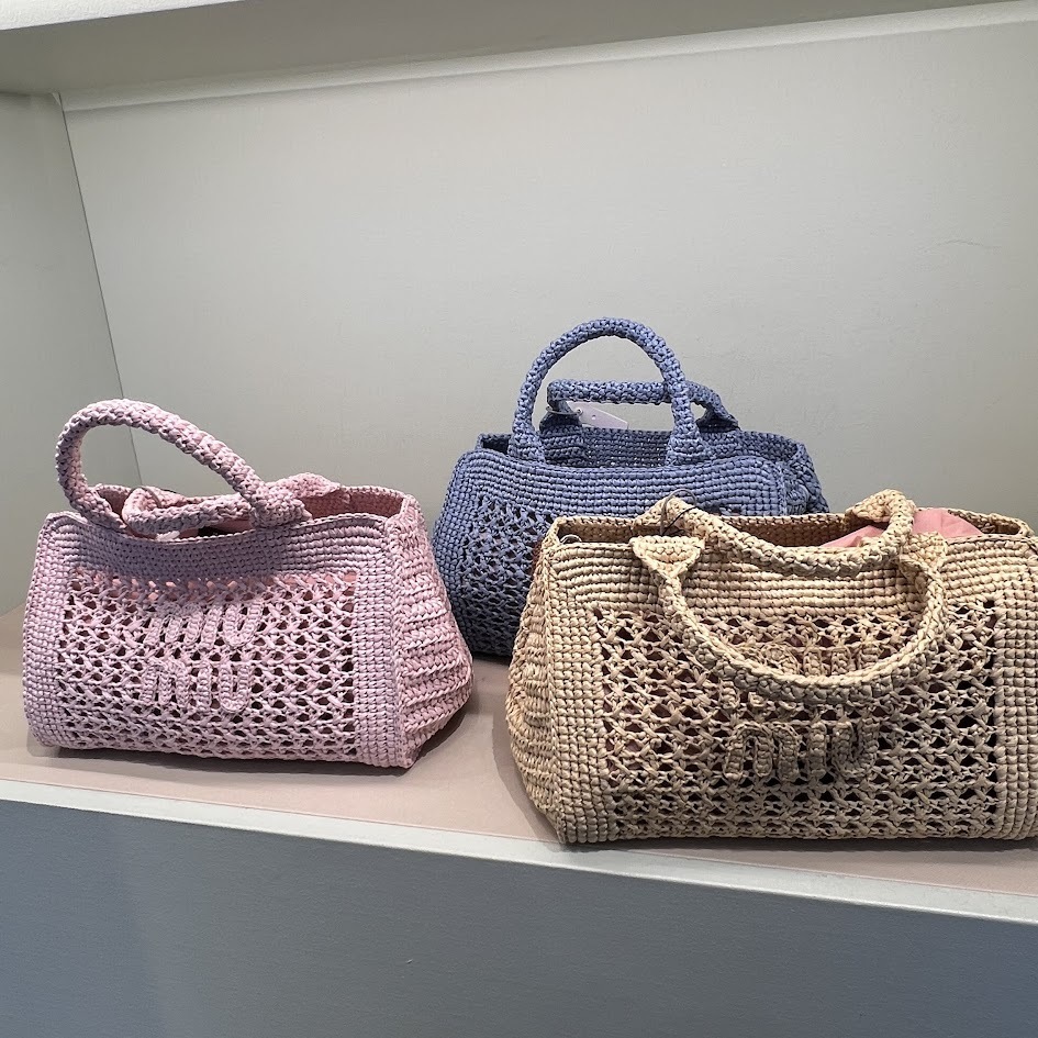 ♪直営アウトレット♪MIU MIU クロシェトートバッグ 5BA219 2D01