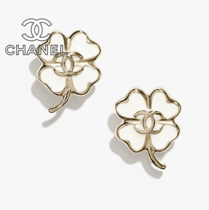 《幸福☆クローバー♪》CHANEL 25S新作 ピアス ゴールド 白