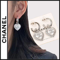 揺れるハートが視線を奪う♡CHANEL ペンダントピアス