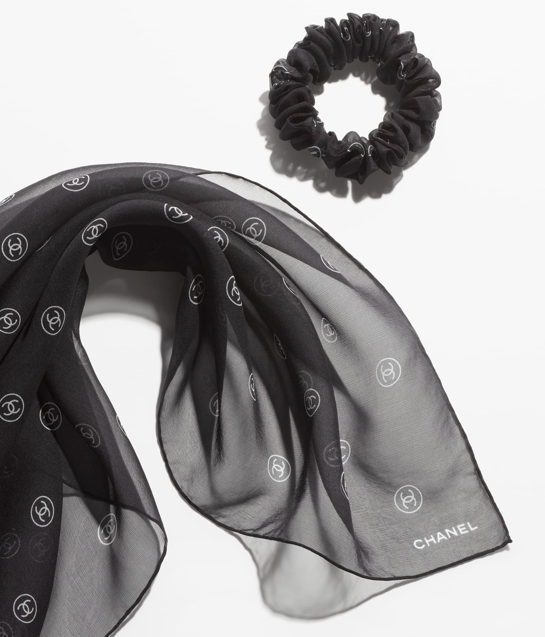 《完成された美》CHANEL ヘア アクセサリー