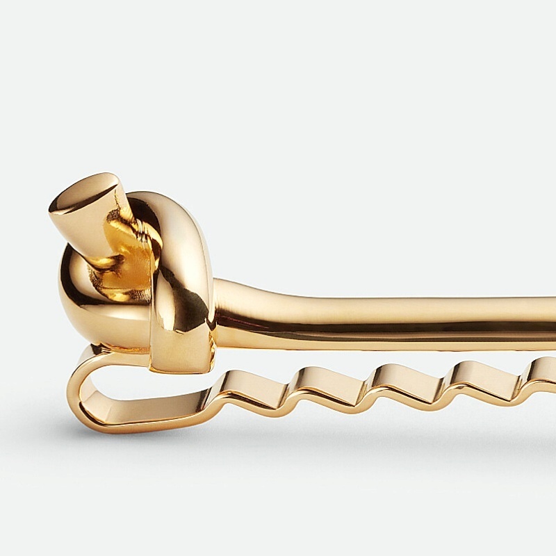 BOTTEGA VENETA ☆ ノット タイクリップ ☆ 18K シルバー 人気 大人気 BOTTEGA VENETA◇18K仕上げシルバー ノット ネクタイピン