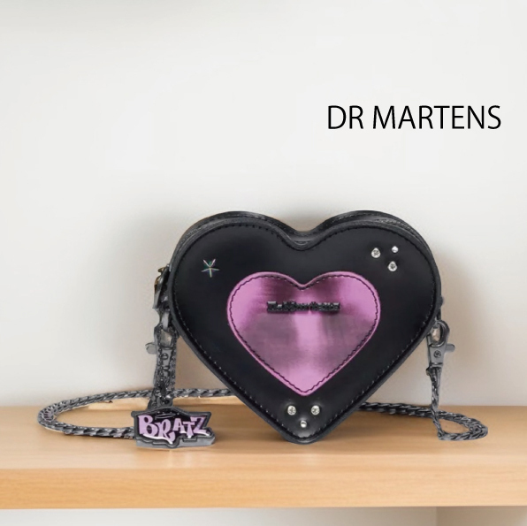 【DR MARTENS】Micro Heart Bratz レザーバッグ