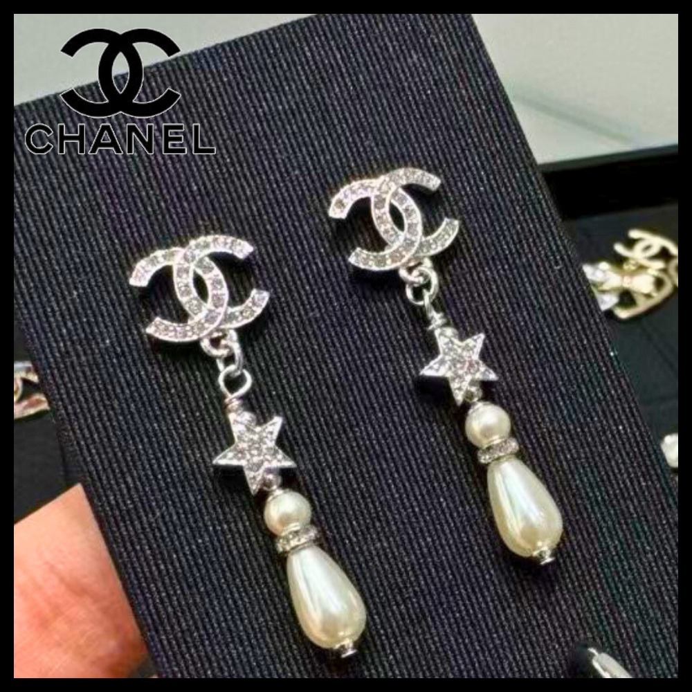 【CCロゴ☆輝く耳元♪】CHANEL ピアス 星 パール