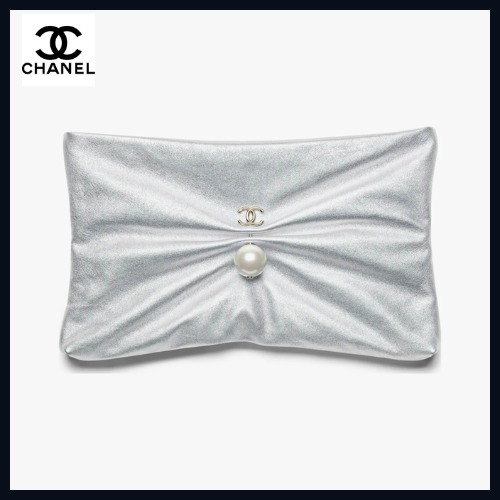 **2025年SS 最新作♪**【CHANEL】 ラージ クラッチ バッグ
