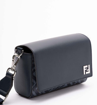 FENDI フェンディ カメラショルダーバッグ