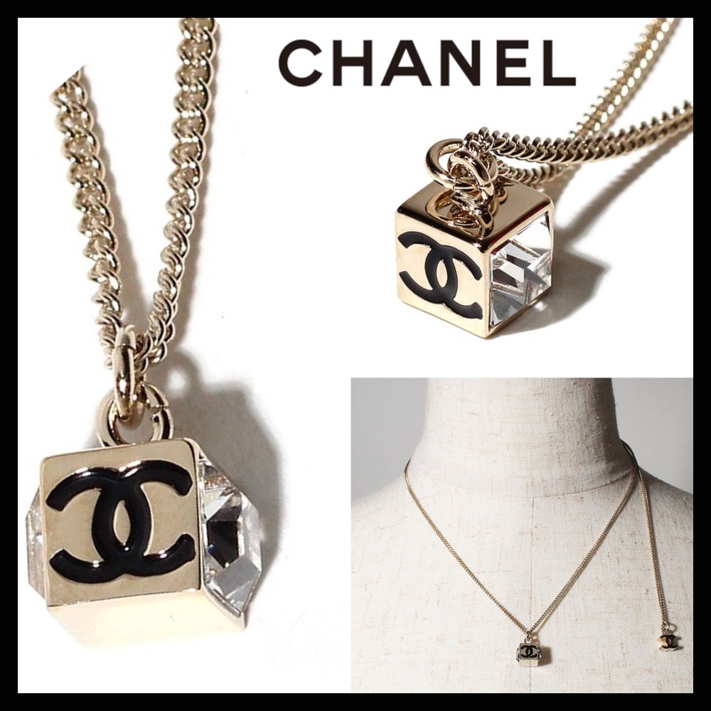 華奢で可愛い♡CHANEL スクエア ネックレス