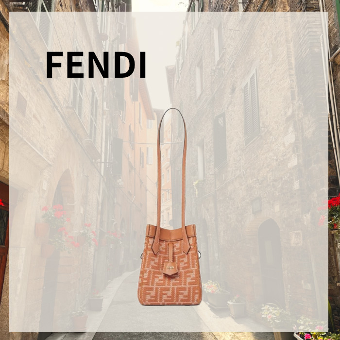 ショルダーバッグ・ポシェット Fendi Fendi Origami Shoulder Bag