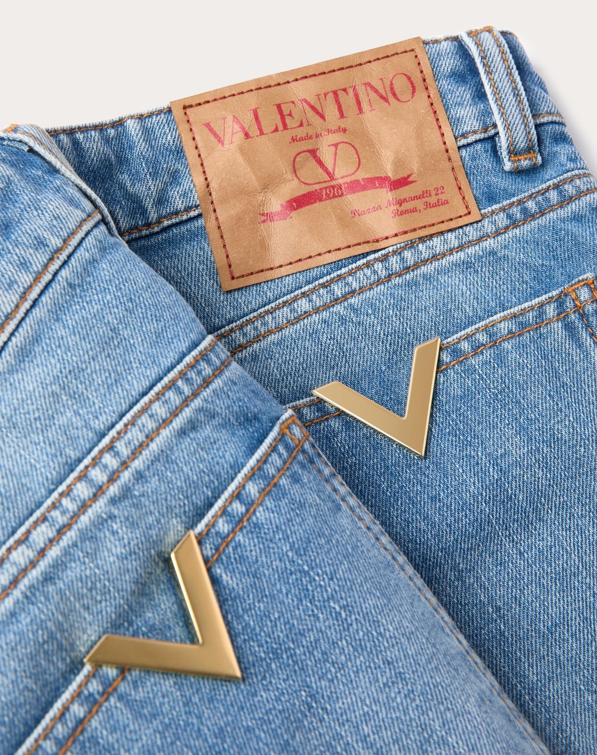 海外希少【VALENTINO】デニム ショートパンツ ライトブルー 海外希少【VALENTINO】デニム ショートパンツ ライトブルー