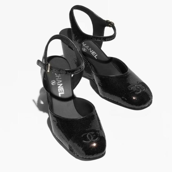 《足元に上品を》CHANEL スリングバック シューズ