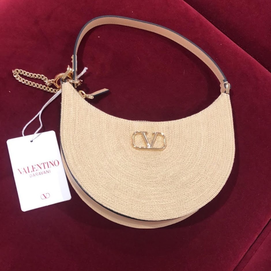 vロゴ シグネチャー NATURALE ショルダーバッグ