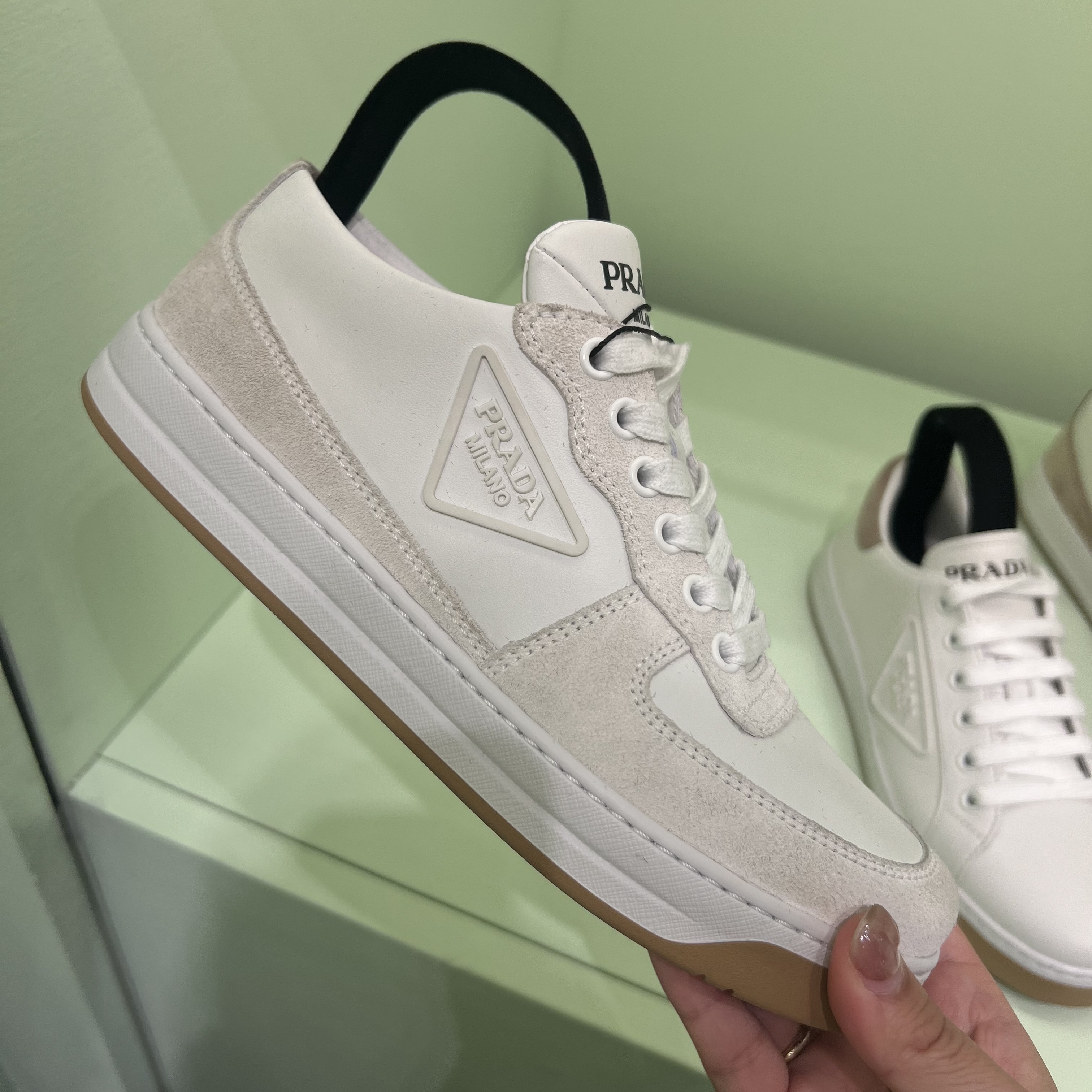 【PRADA】セール！三角ロゴ スエード/レザー スニーカー
