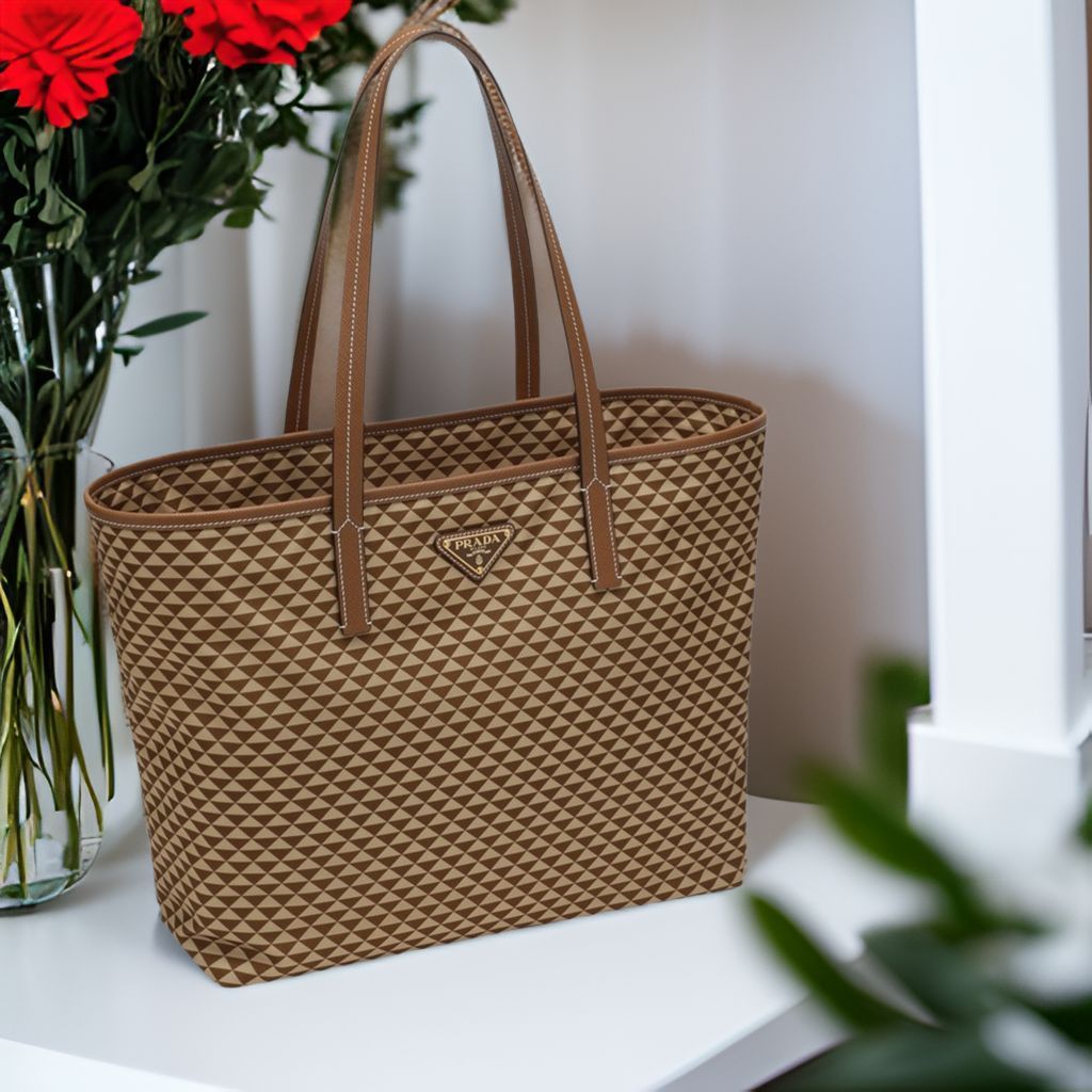 関税無料【PRADA】プラダ Re-Nylon トートバッグ