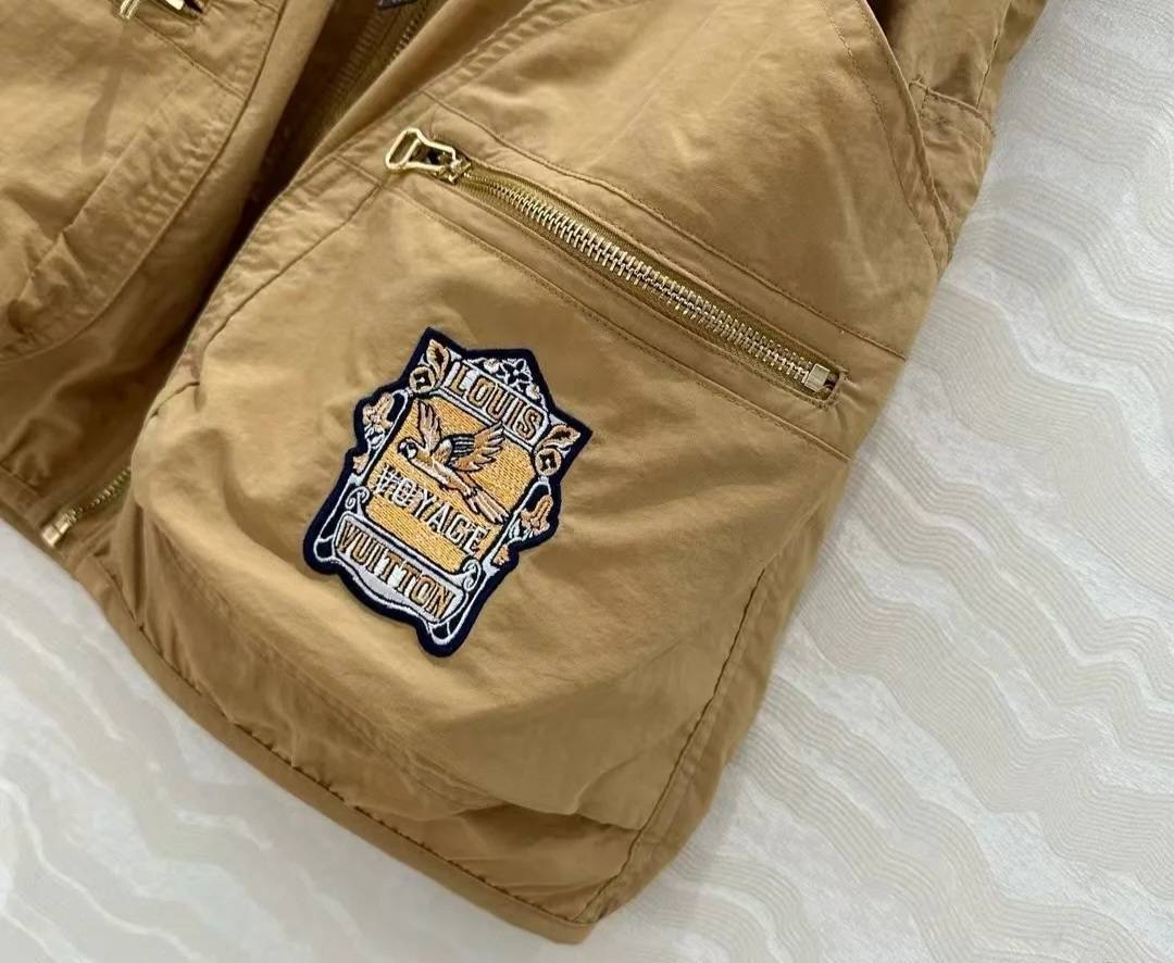 目を惹く】Louis Vuitton ワークウェアポケットミニスカート