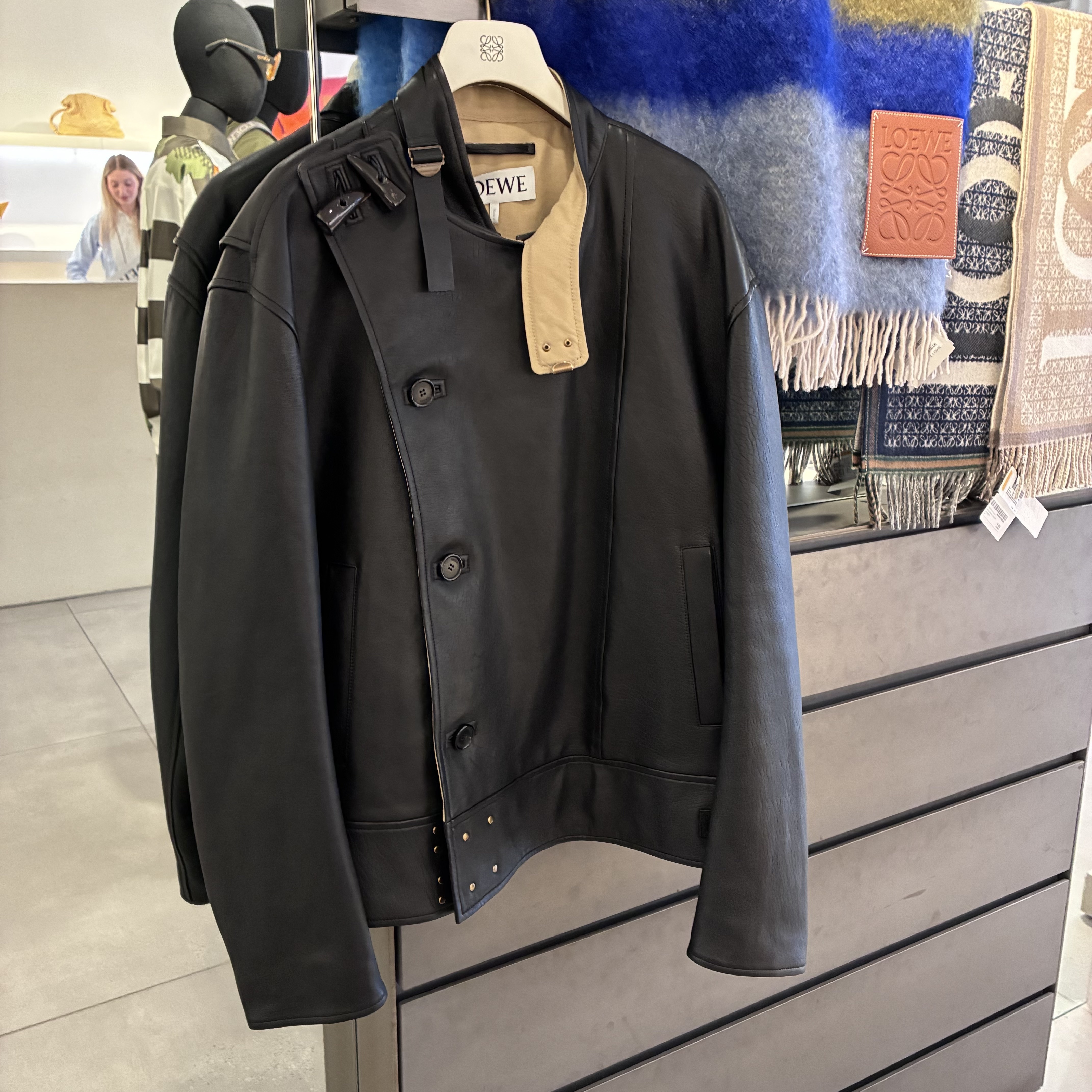 【VIPセール！今がチャンス】LOEWE（ロエベ）レザー ジャケット