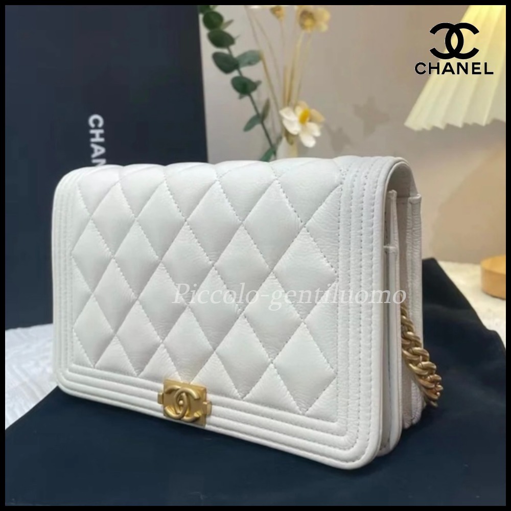 【憧れの人気アイテム】シャネル BOY CHANEL チェーンウォレット