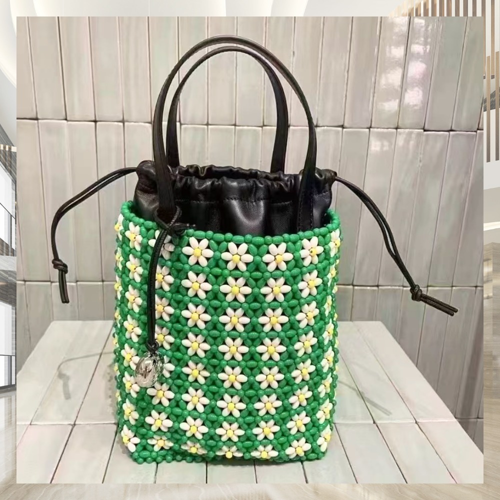《大人可愛い》【LOEWE】ビーズとラムスキンのミニトートバッグ