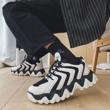 厚底 スポーツ ギザギザライン スニーカー